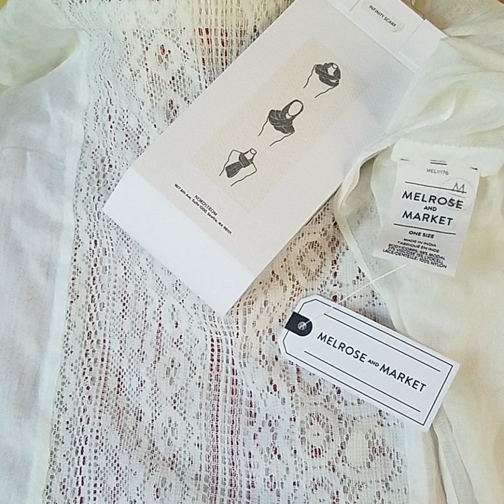 🌼SALE🌼 White Infinity Scarf